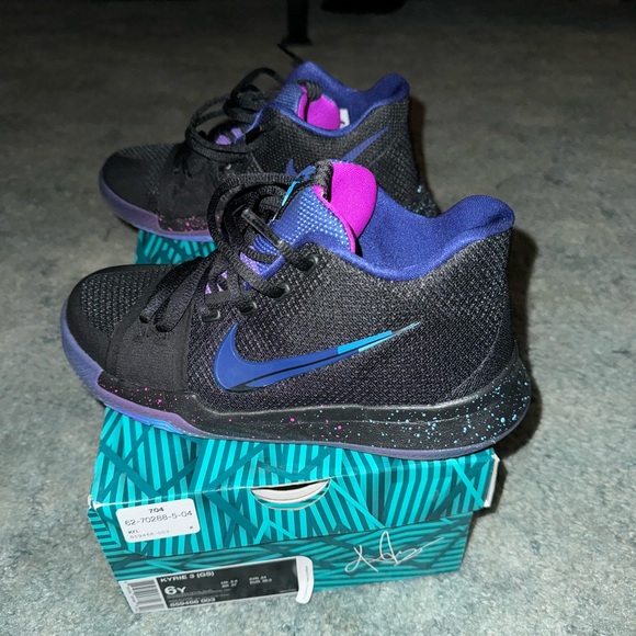 Kyrie 3 GS - Picture 2 of 4
